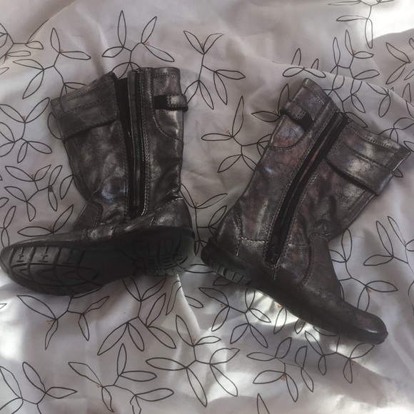 Toddler Nordstrom silver boots 7 - Picture 2 of 4